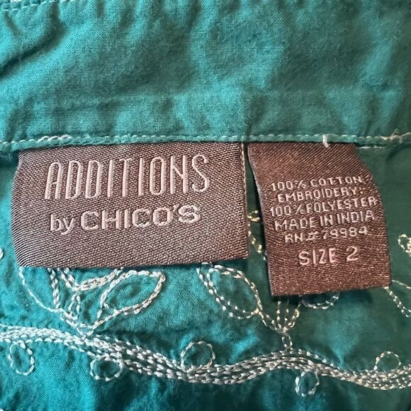 3 for $30! Chicos embroidered button down shirt - Picture 5 of 10